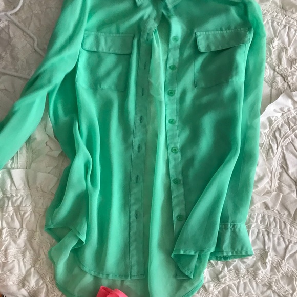 Spring shirt bundle - medium - Picture 5 of 8